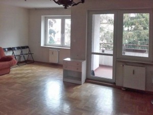 zdjęcie przedstawia wnętrze mieszkania w Warszawie na sprzedaż