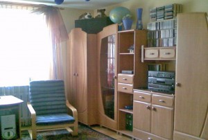 zdjęcie przedstawia duży pokój w mieszkaniu do sprzedaży w Warszawie, dzielnica Bielany