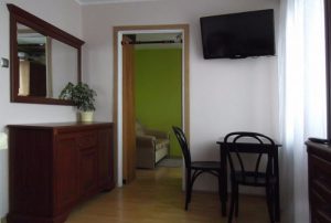 na zdjęciu wnętrze mieszkania do sprzedaży w Warszawie