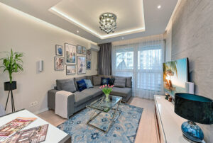 efektowne oświetlenie wnętrza mieszkania na sprzedaż Warszawa